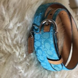 Women’s Coach Signature Belt. Small.Leather,canvas